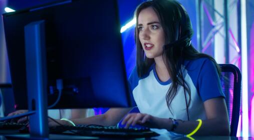 学游戏开发应该学什么专业？